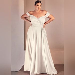 Plus size wedding dress